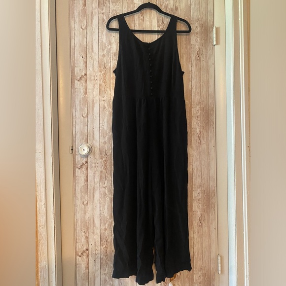 Madewell Pants - Madewell smocked button-front crop jumpsuit black size 16 wide leg viscose